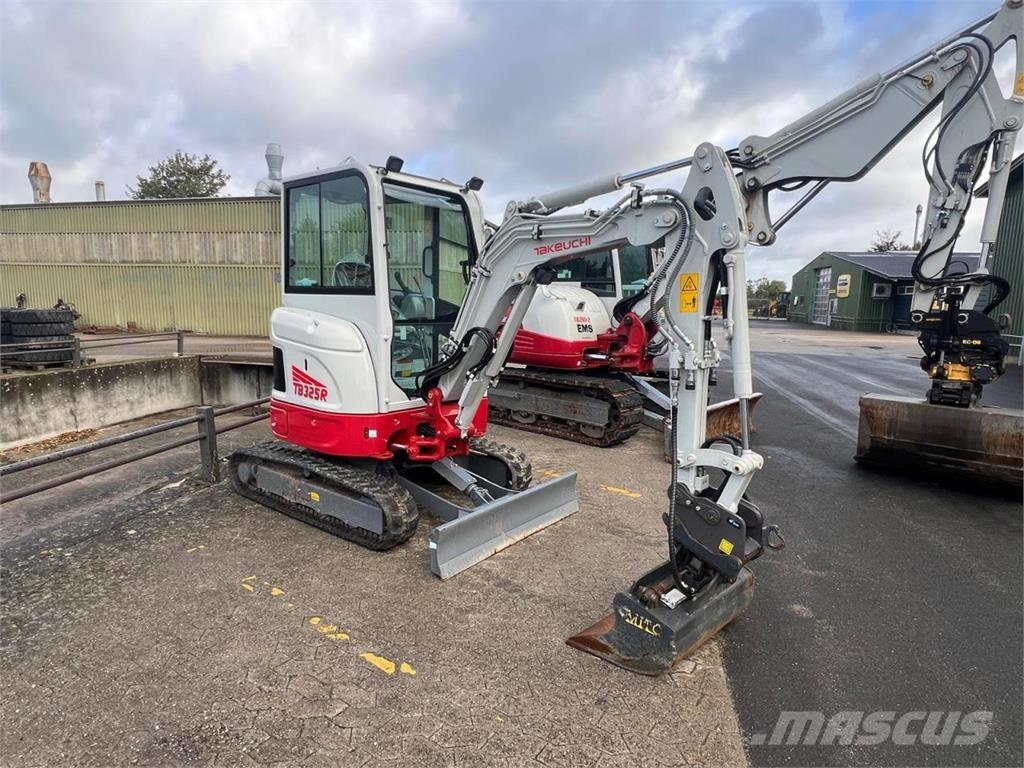 Takeuchi TB325R Minibagger < 7t
