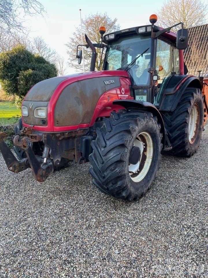 Valtra T151 Traktoren
