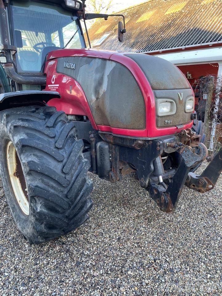 Valtra T151 Traktoren