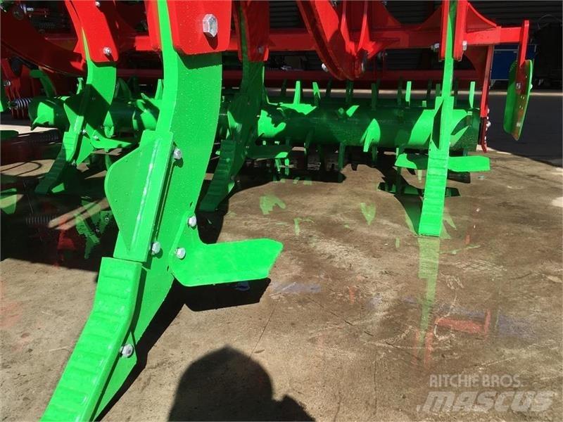 Agro-Tom  Meißelgrubber