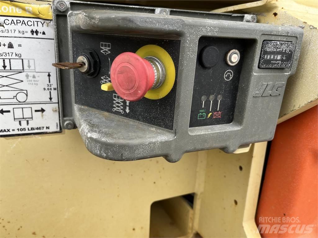 JLG 3246ES Andere Krane