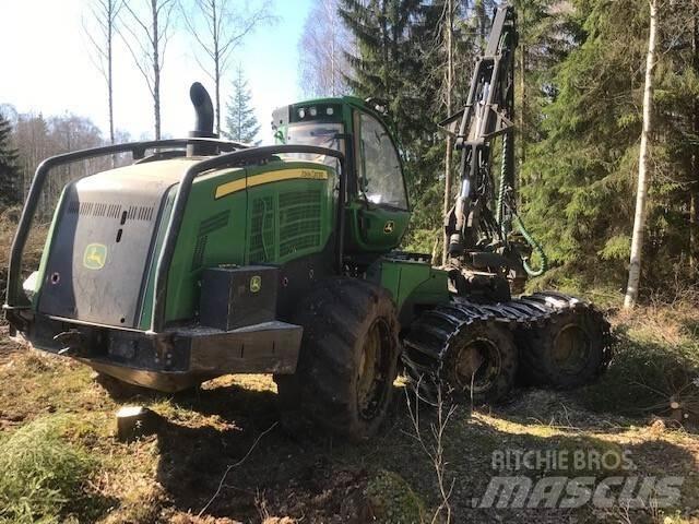 John Deere 1270G Harvester