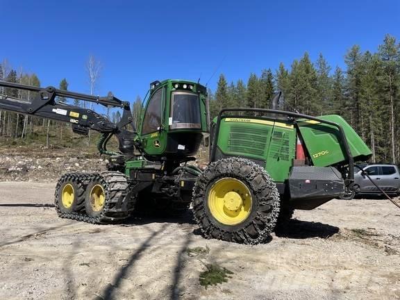 John Deere 1270G Harvester