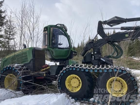 John Deere 1470G Harvester