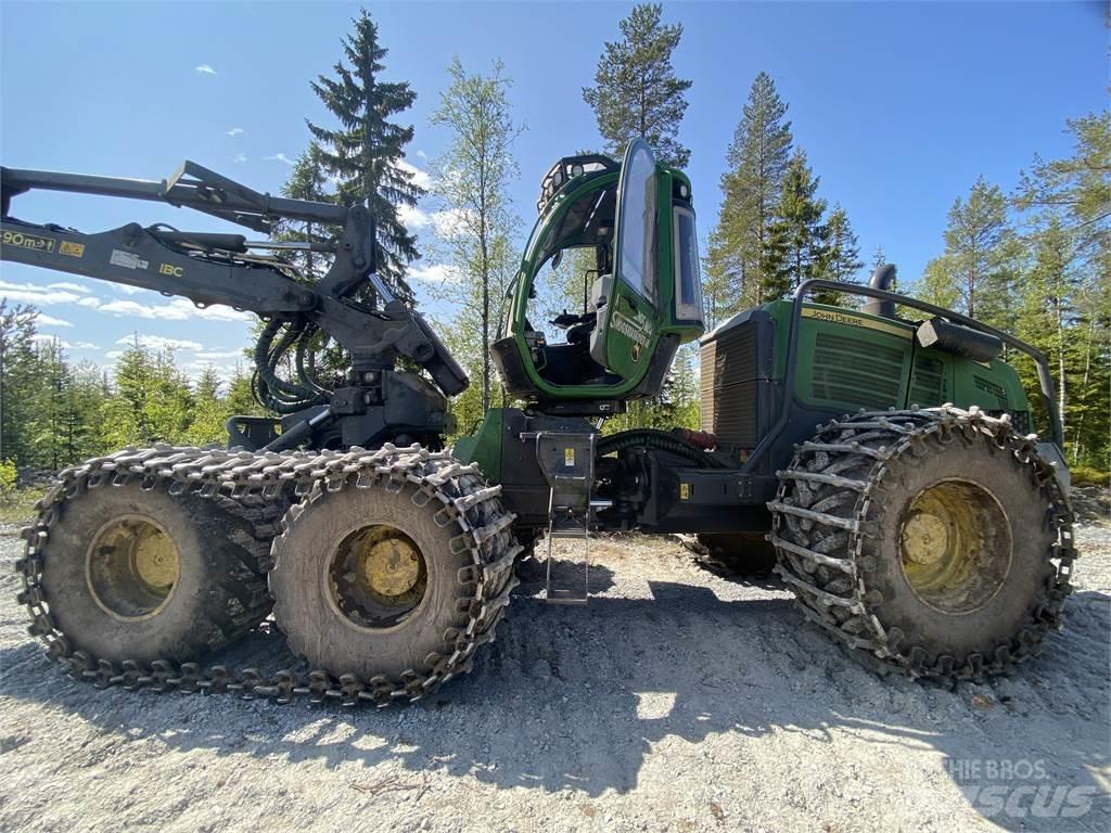 John Deere 1470G Harvester