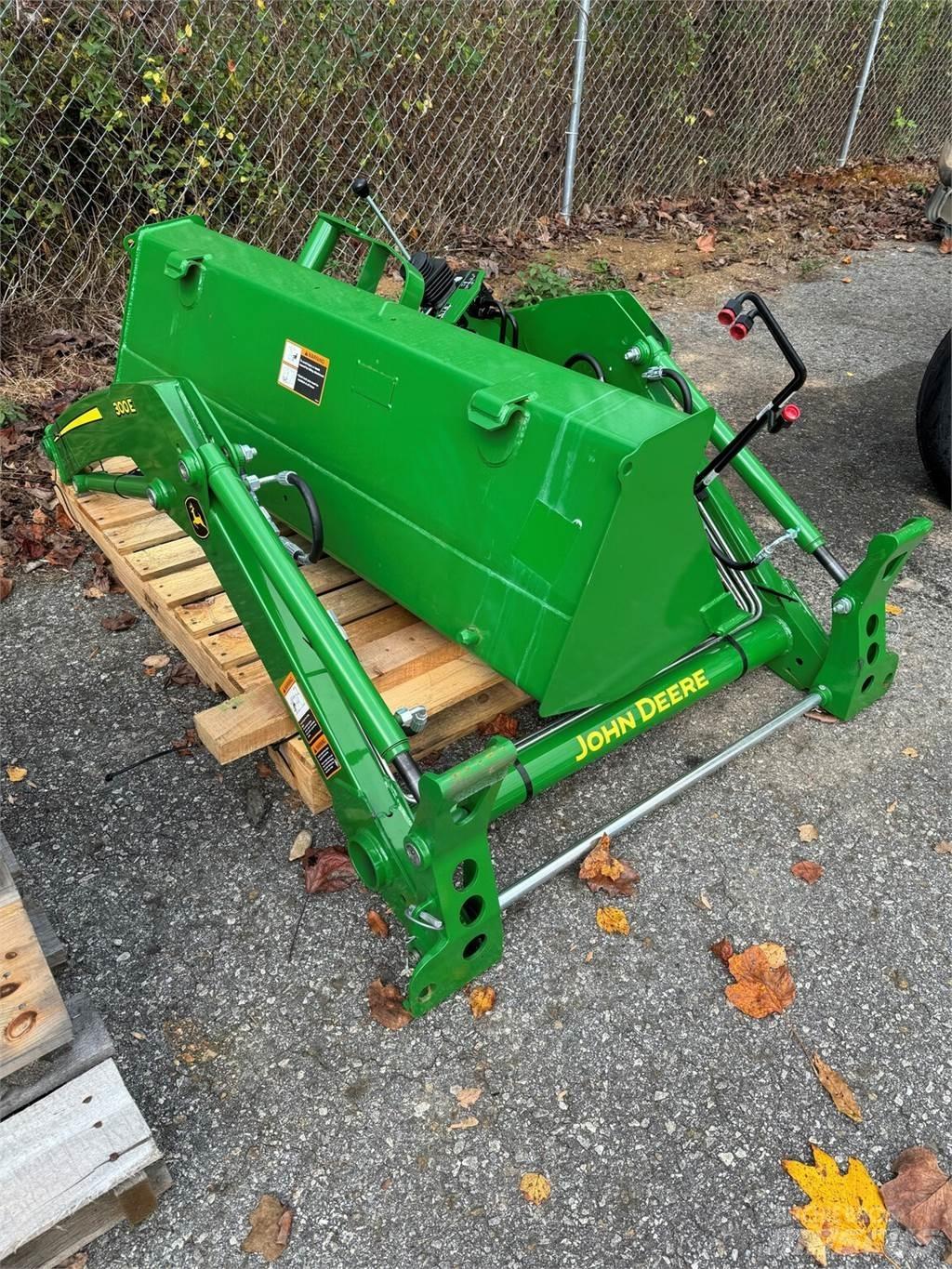 John Deere 300E Sonstige Landmaschinen