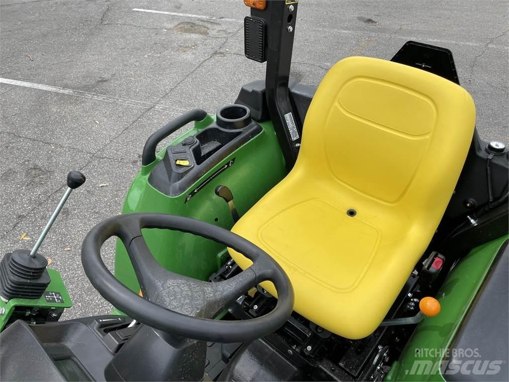 John Deere 3032E Kleintraktoren