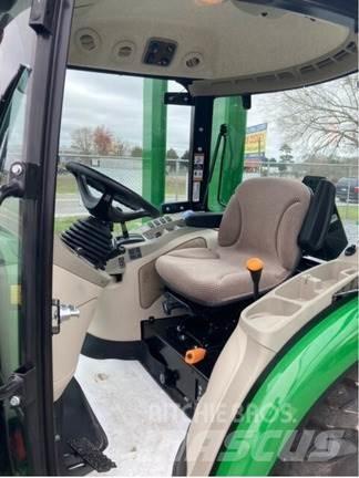 John Deere 3046R Traktoren