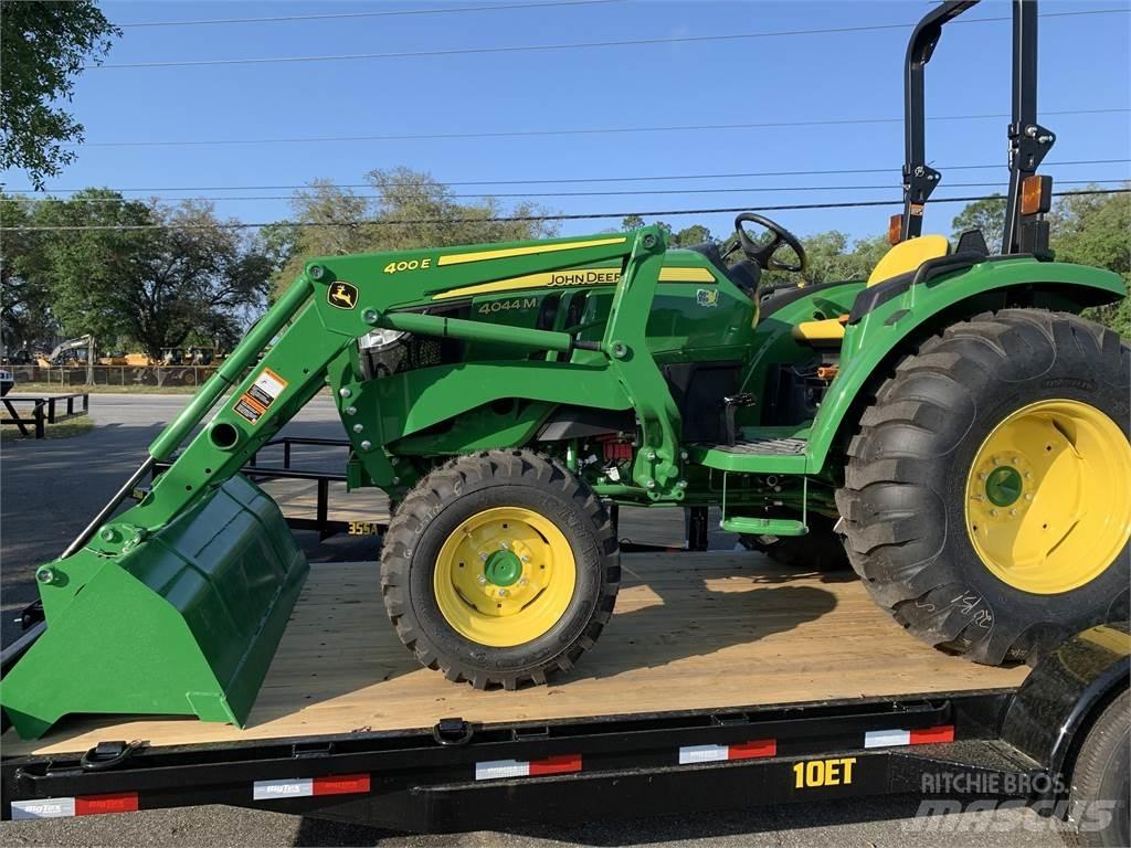 John Deere 4044M Traktoren