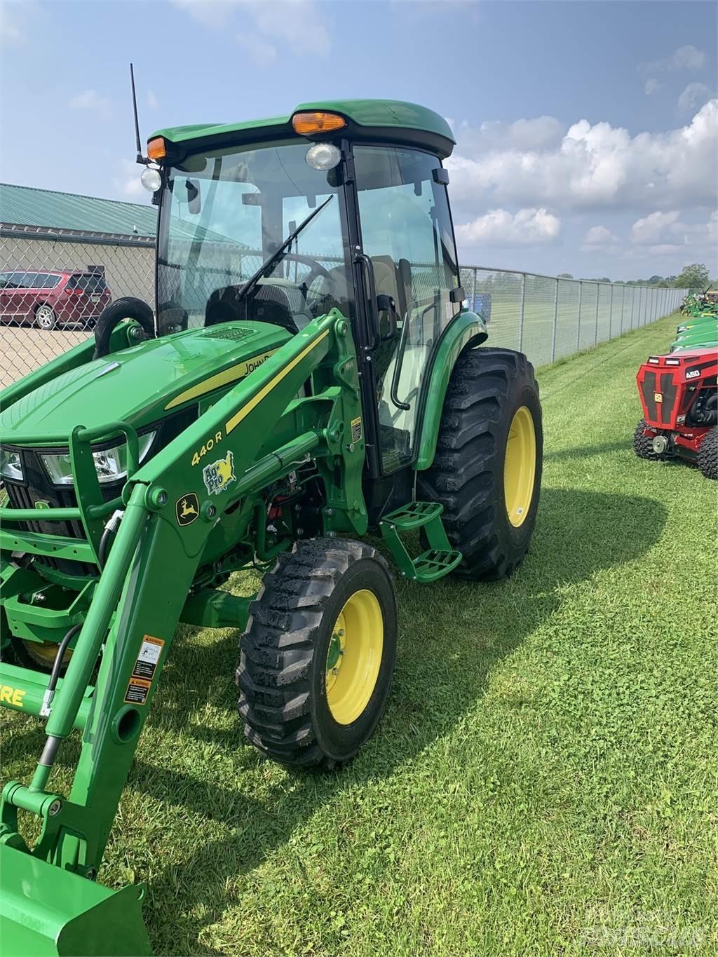 John Deere 4044R Traktoren