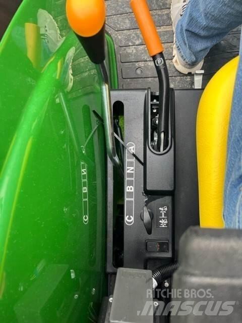 John Deere 4044R Traktoren