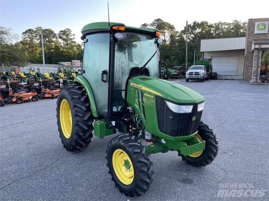 John Deere 4066R Traktoren