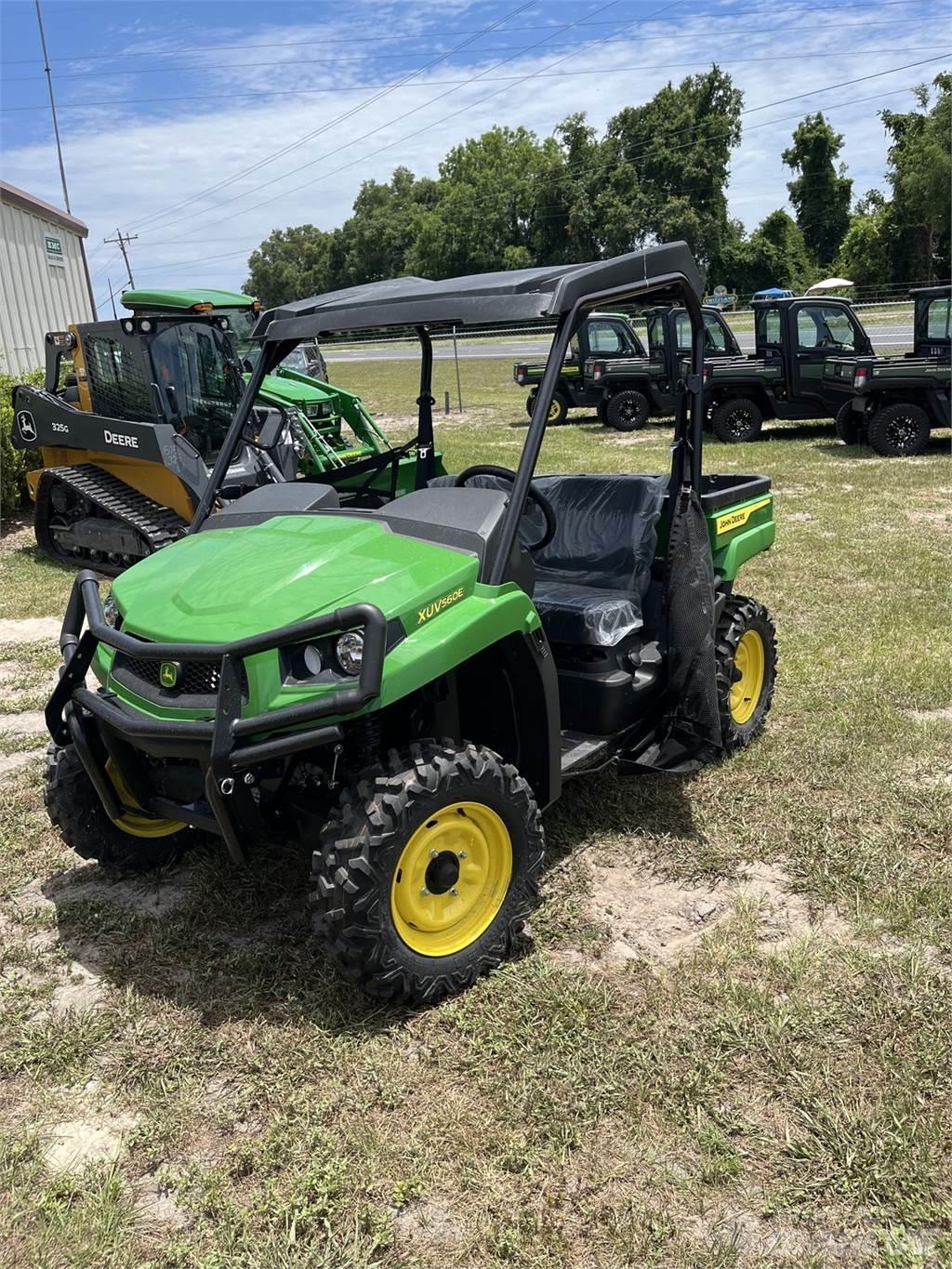 John Deere 560E Arbeitsfahrzeuge