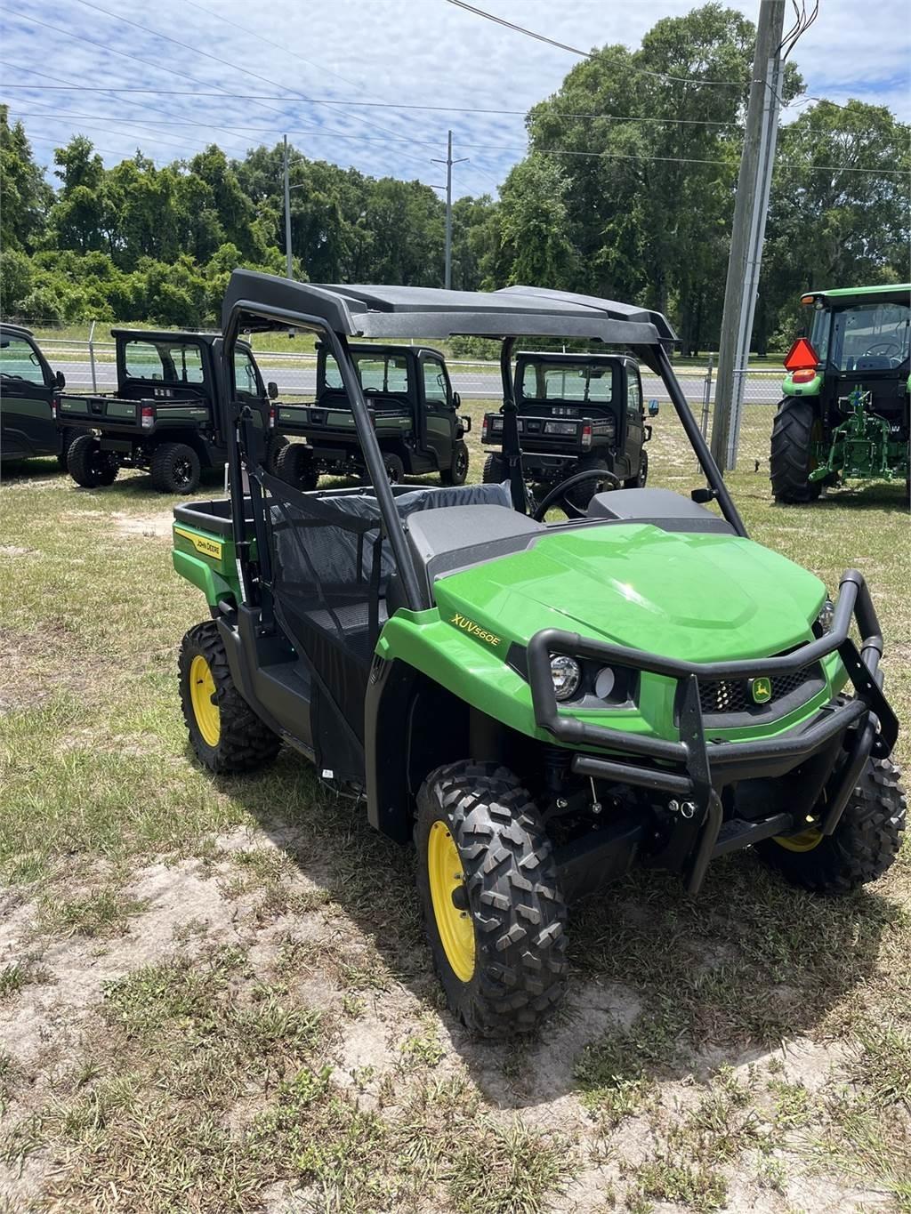 John Deere 560E Arbeitsfahrzeuge