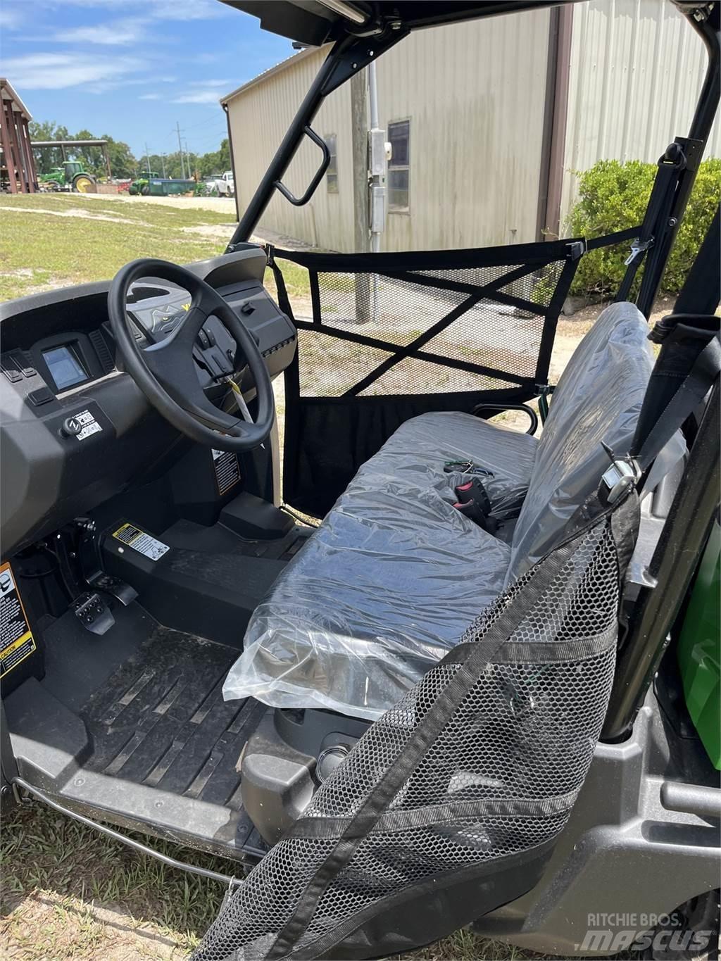 John Deere 560E Arbeitsfahrzeuge
