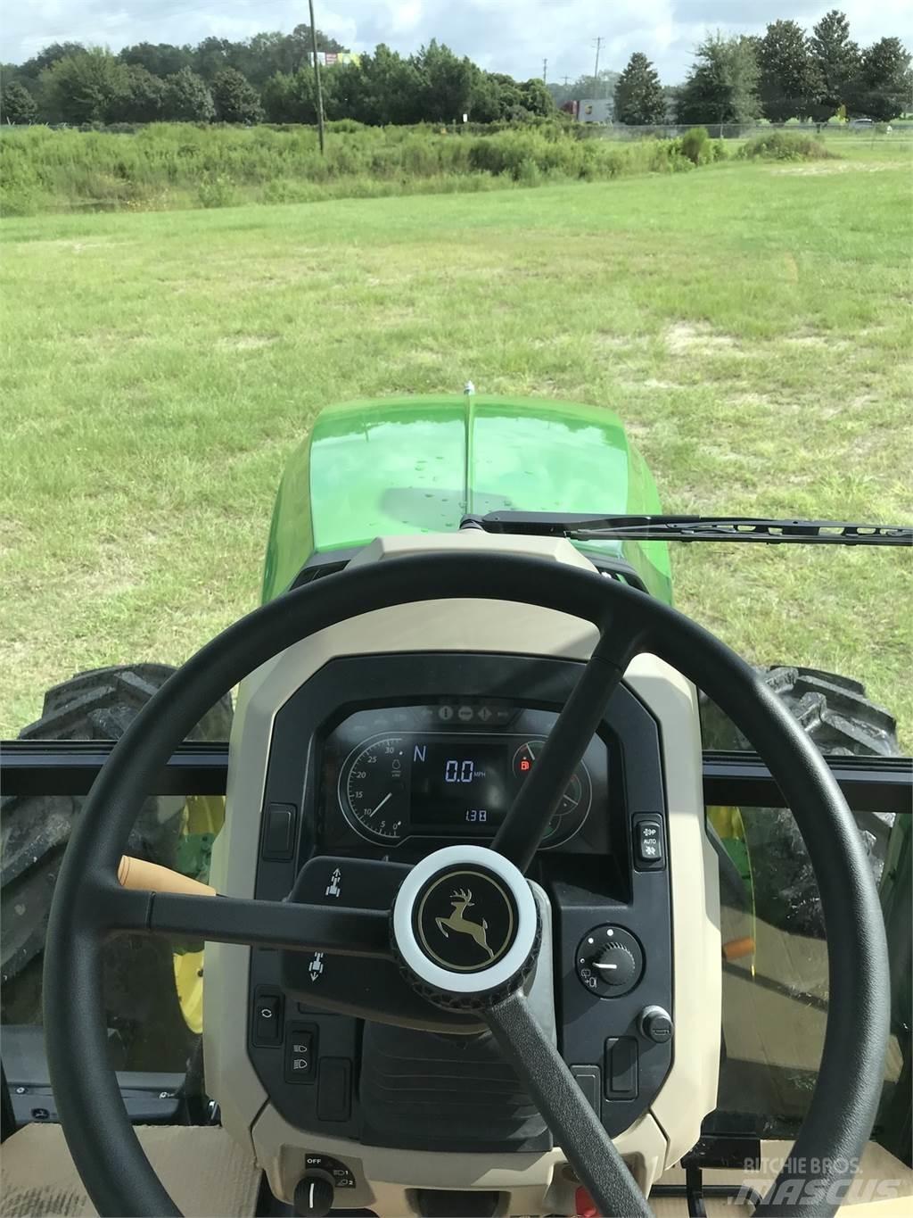 John Deere 6105E Traktoren