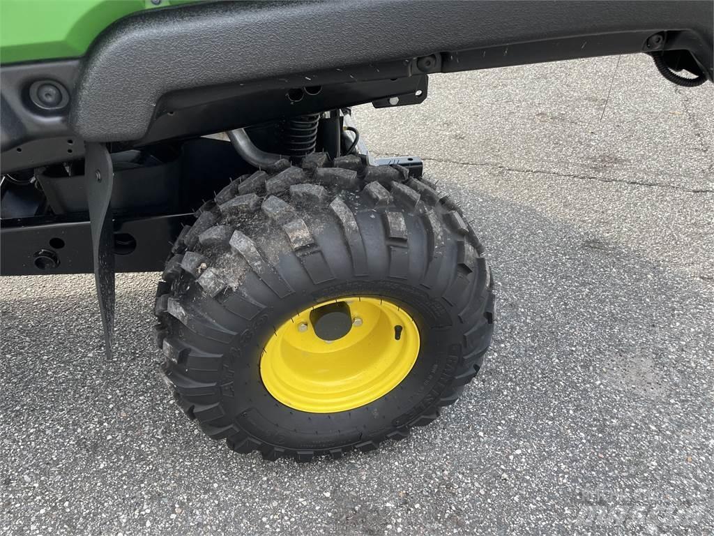 John Deere 815E Arbeitsfahrzeuge