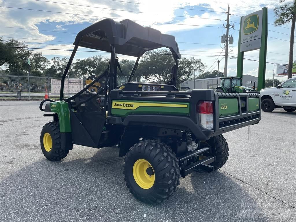 John Deere 815E Arbeitsfahrzeuge