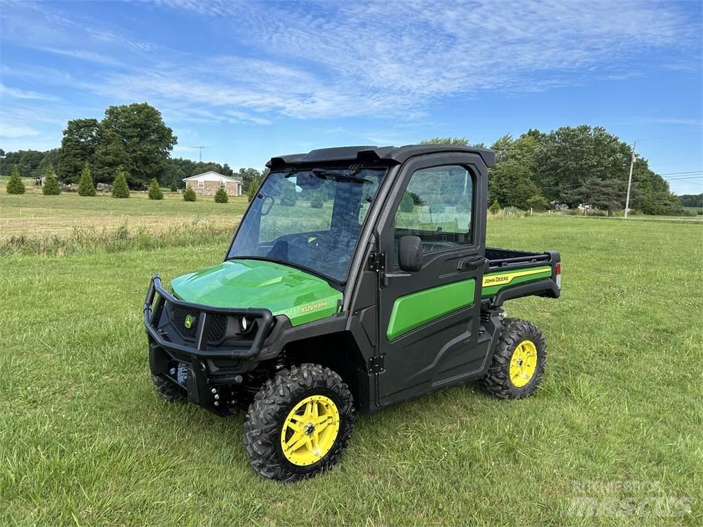 John Deere 835M Arbeitsfahrzeuge