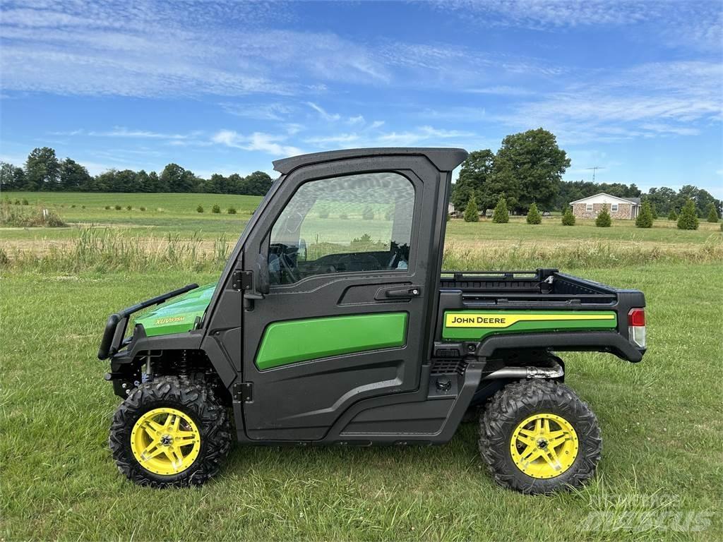 John Deere 835M Arbeitsfahrzeuge