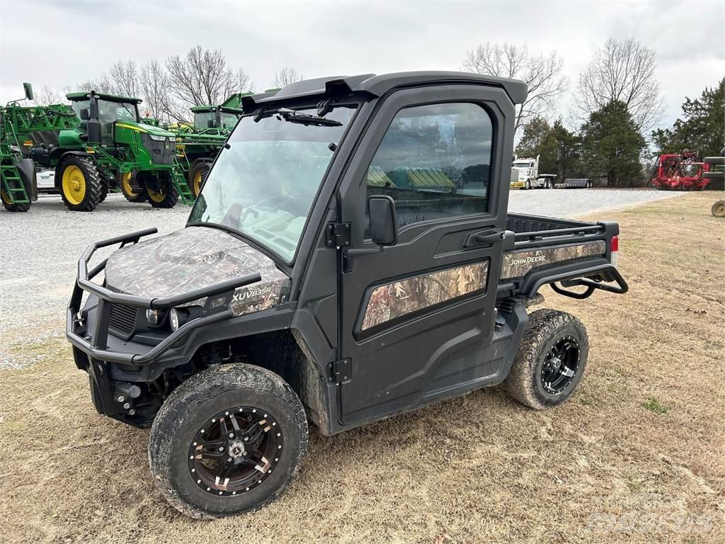 John Deere 835R Arbeitsfahrzeuge