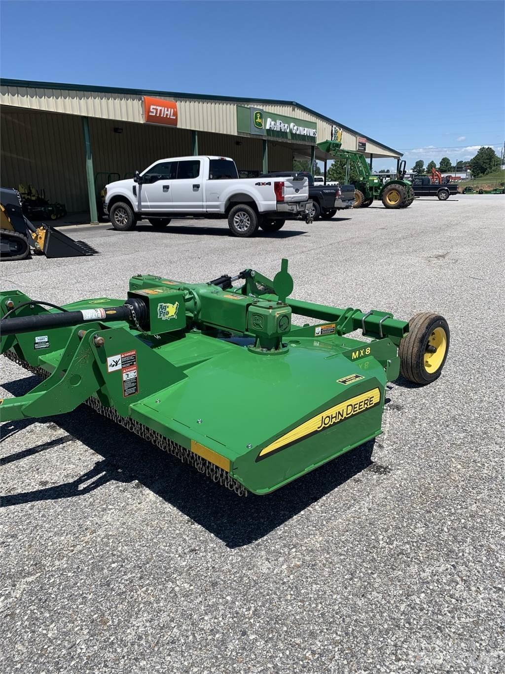 John Deere MX8 Ballenschredder, -schneider und -wickler