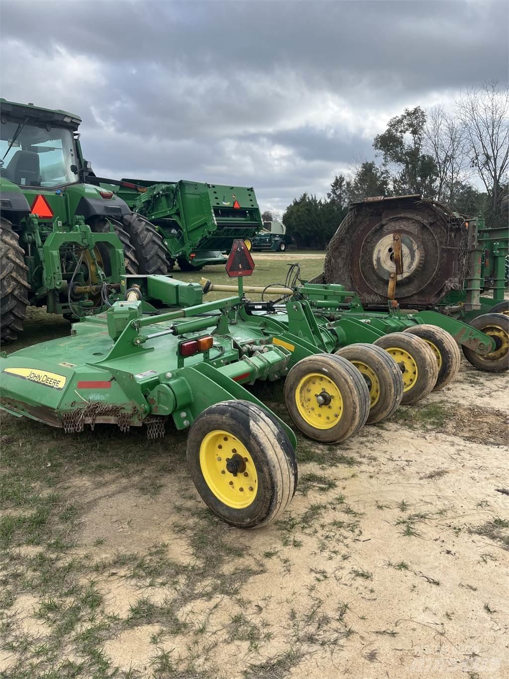 John Deere R15 Ballenschredder, -schneider und -wickler