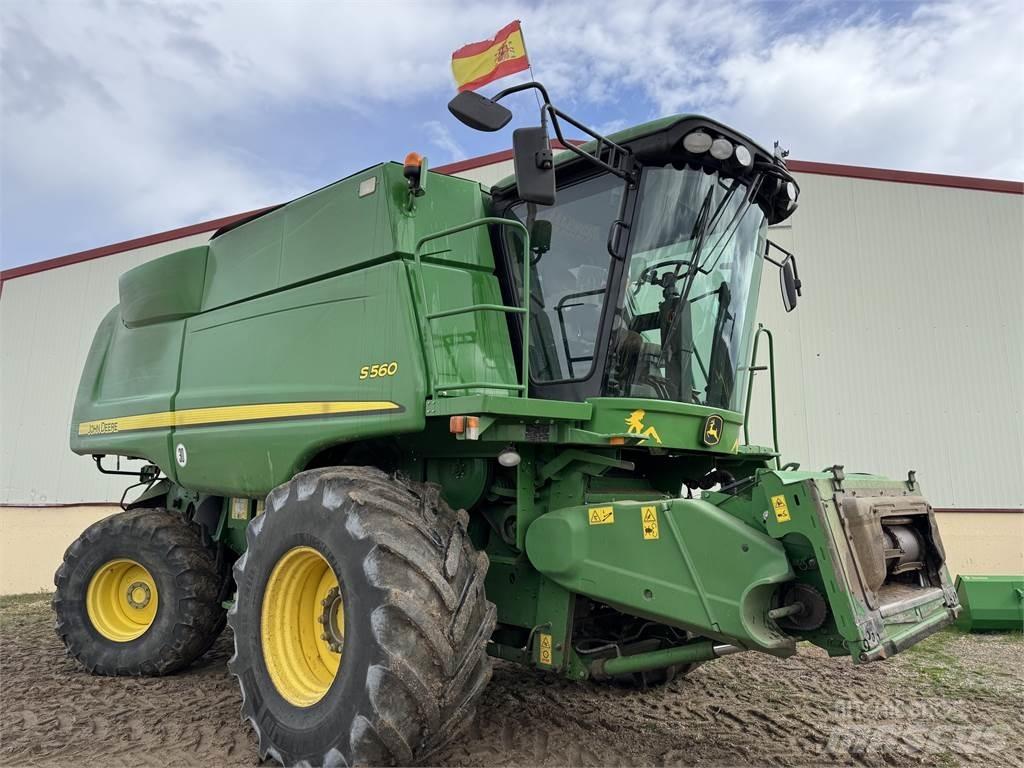 John Deere S560 Mähdrescher
