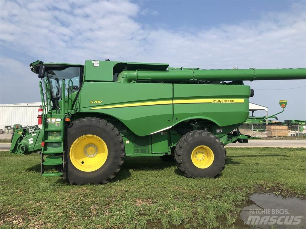 John Deere S780 Mähdrescher