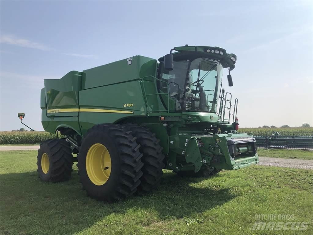 John Deere S780 Mähdrescher