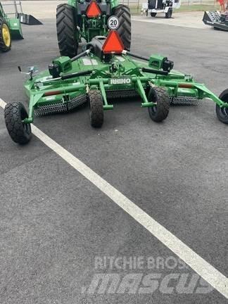 John Deere TS10 Ballenschredder, -schneider und -wickler