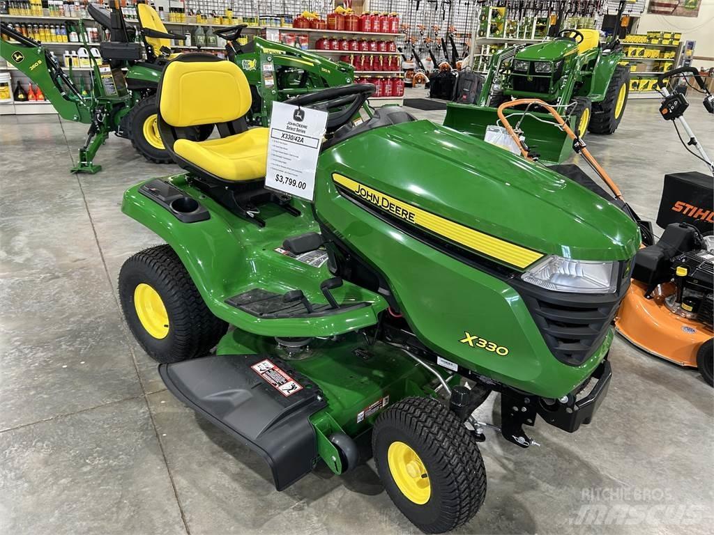 John Deere X330 Kleintraktoren