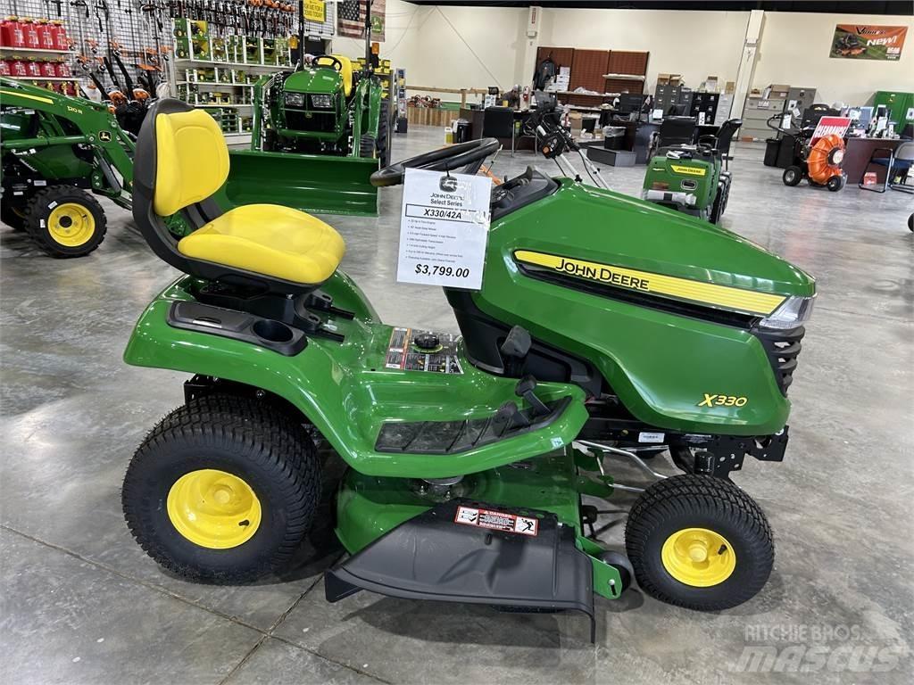 John Deere X330 Kleintraktoren