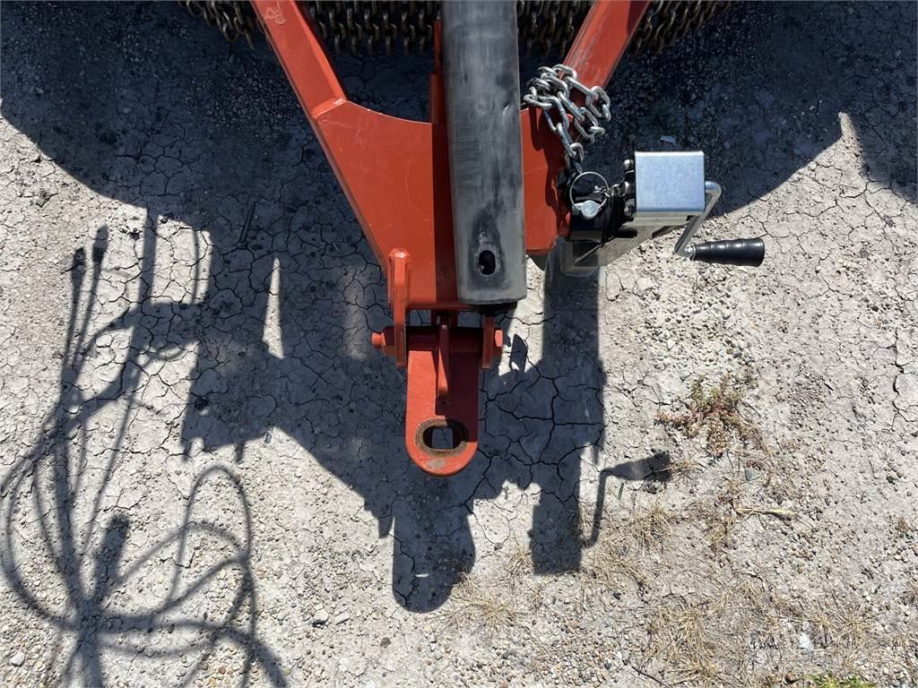 Rhino 2150 Ballenschredder, -schneider und -wickler