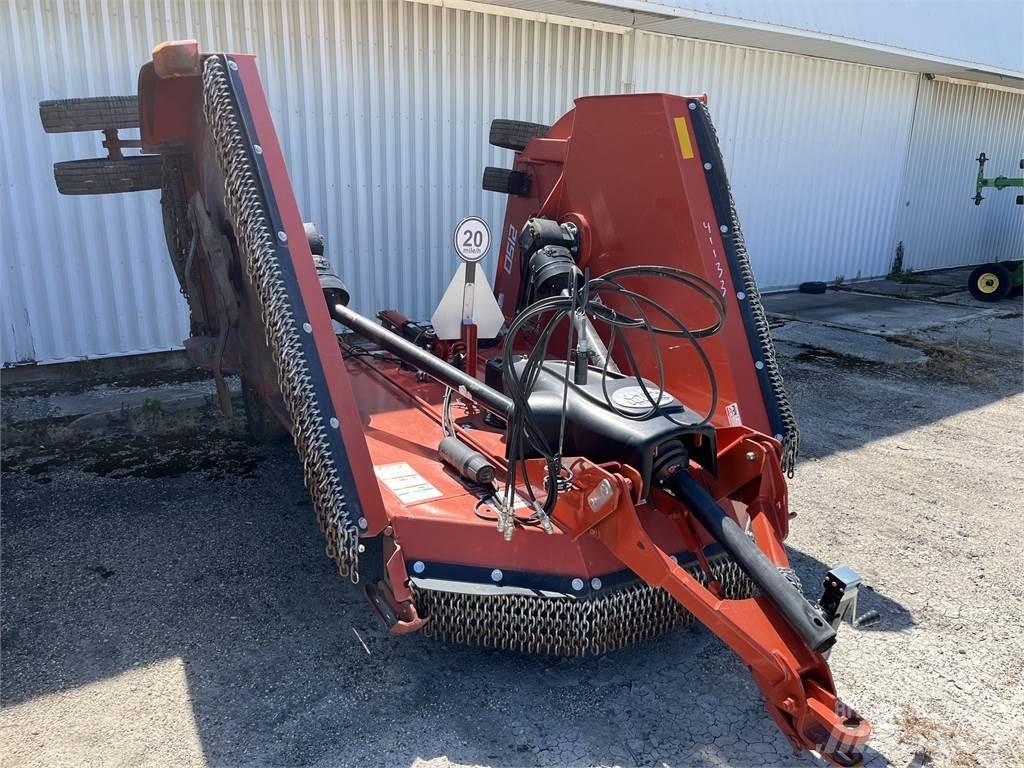 Rhino 2150 Ballenschredder, -schneider und -wickler