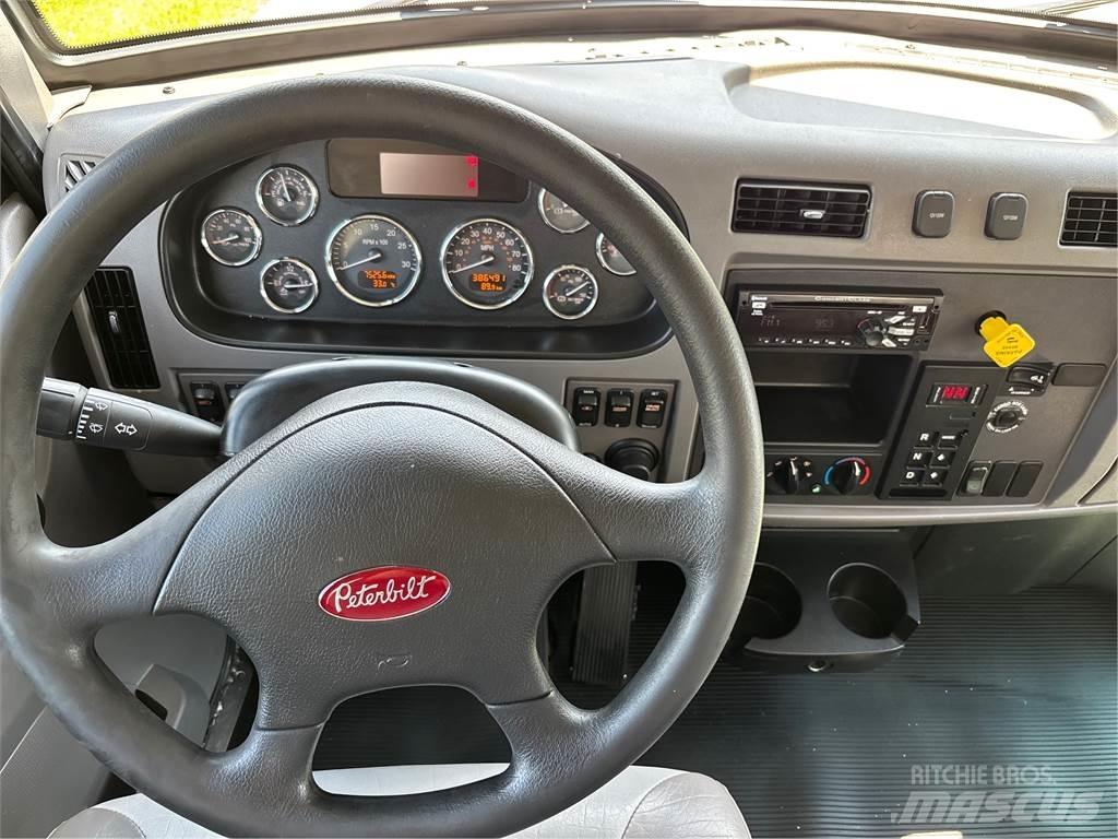 Peterbilt 337 Kofferaufbau