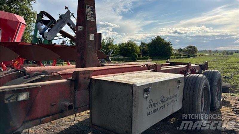 Bigab 20-24 Anhänger mit Hakenlift