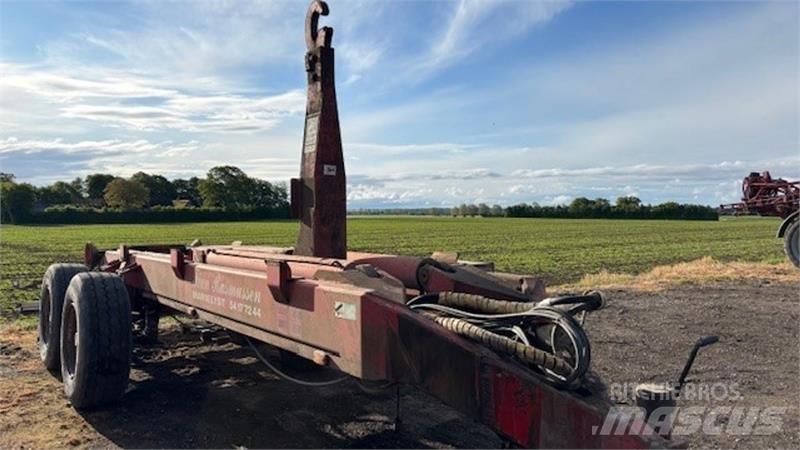 Bigab 20-24 Anhänger mit Hakenlift