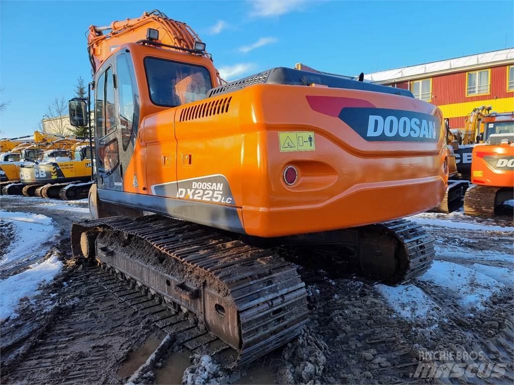 Doosan DX225LC Raupenbagger
