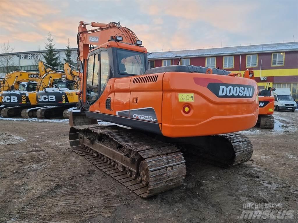 Doosan DX225LC Raupenbagger