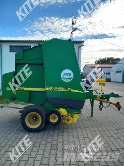 John Deere 592 Rundballenpressen