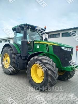 John Deere 7250R Traktoren