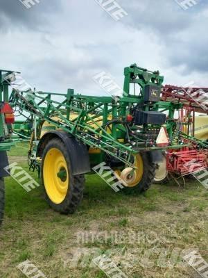 John Deere 732 Anhängespritzen