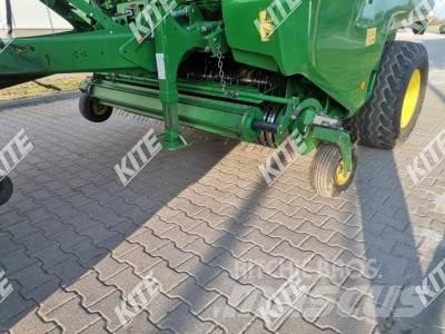 John Deere V451 R Rundballenpressen