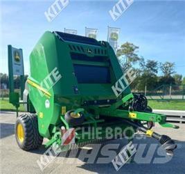 John Deere V451M Rundballenpressen