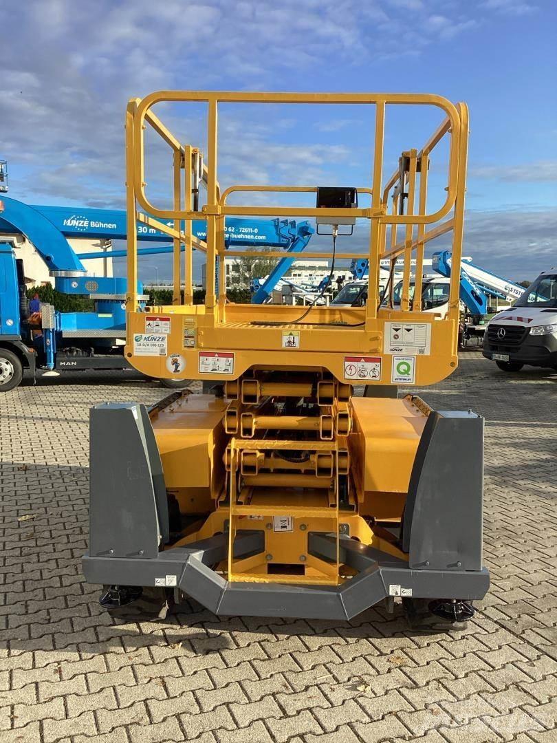 Haulotte Compact10DX Scheren-Arbeitsbühnen