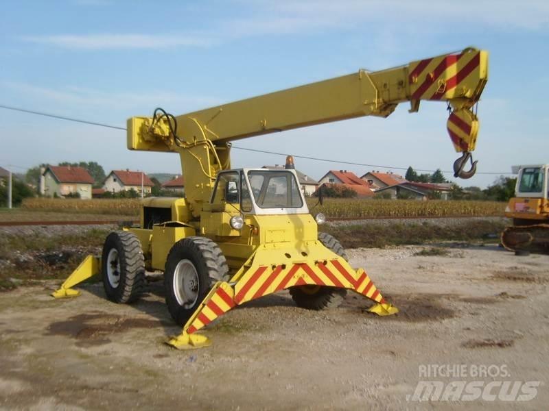 Austin WESTERN Ruwterrein kranen