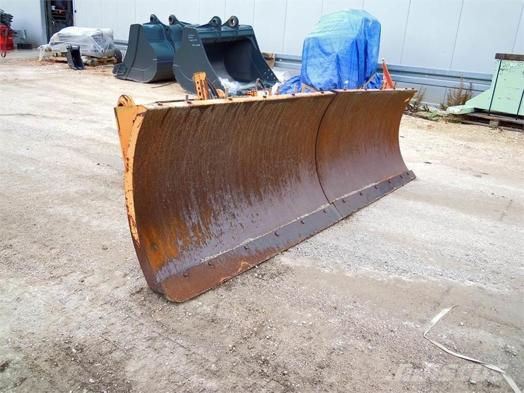  BOMBELLI EFU 28 Schneeschilde und -pflüge