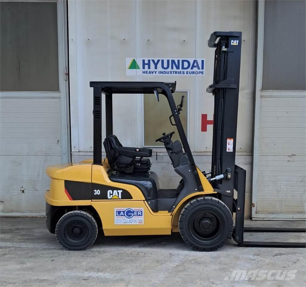 CAT DP30NT Diesel heftrucks