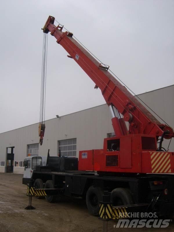 Coles T-321 Ruwterrein kranen